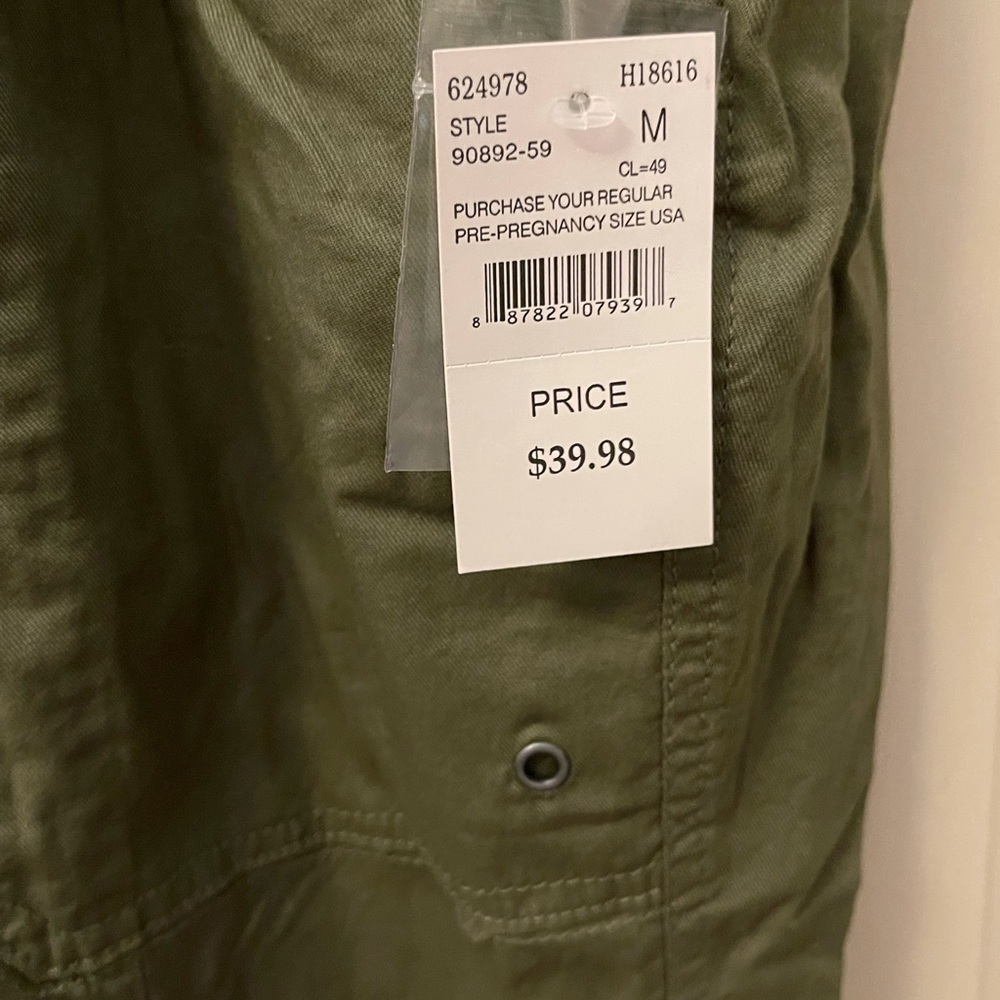 Maternity pants, new with tags!